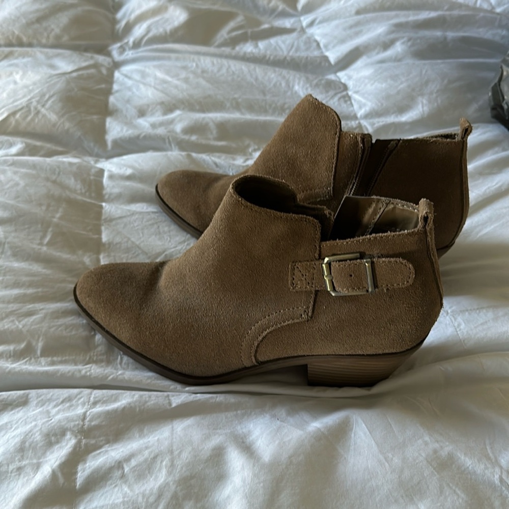Sonoma size 9 Med women’s ankle boot